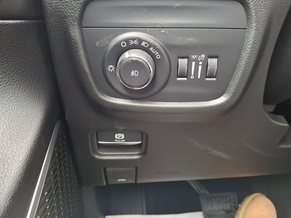 New 2025 Jeep Grand Cherokee Limited w/ Black Appearance Package image 26