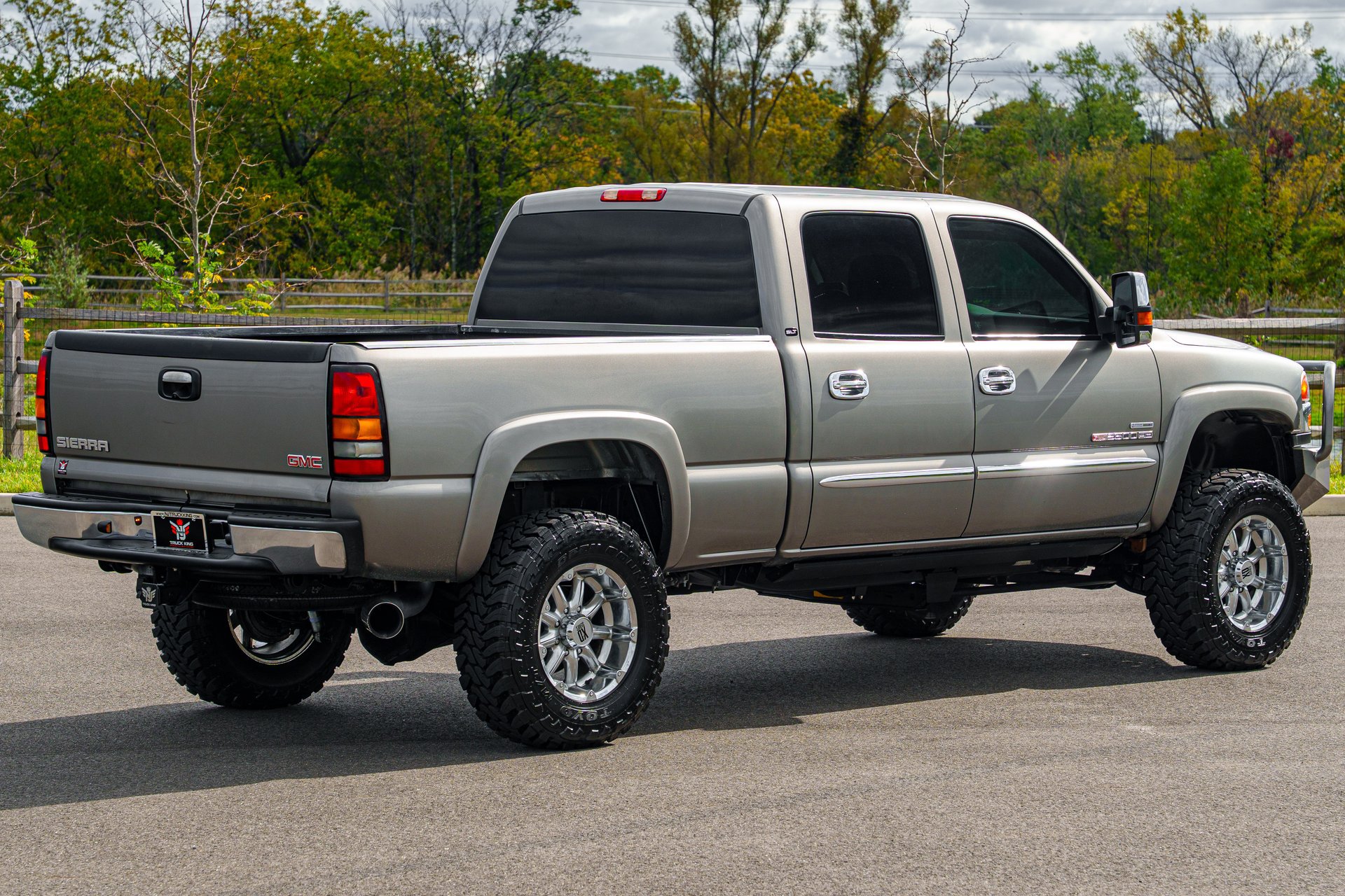 Used 2007 GMC Sierra 2500 SLT w/ Heavy-Duty Power Package AWD/4WD image 16
