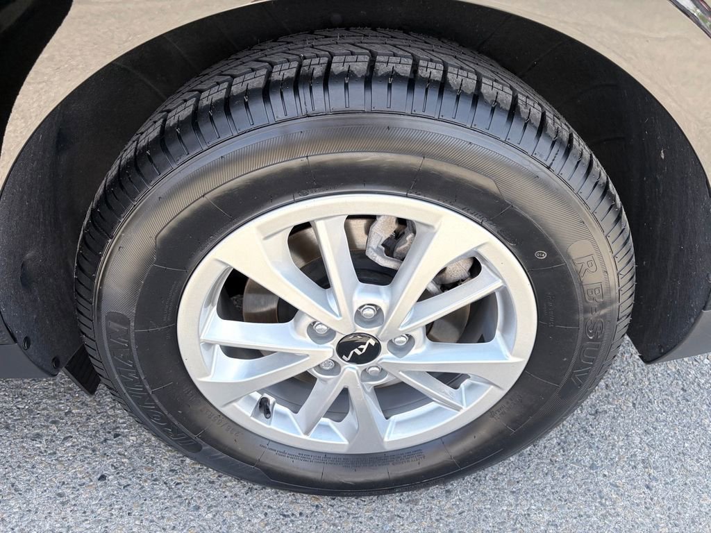 Used 2024 Kia Carnival LX FWD image 27