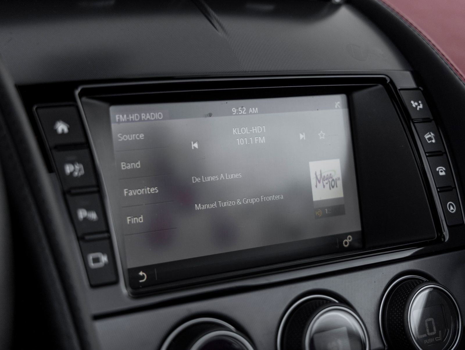 Used 2018 Jaguar F-TYPE R image 33