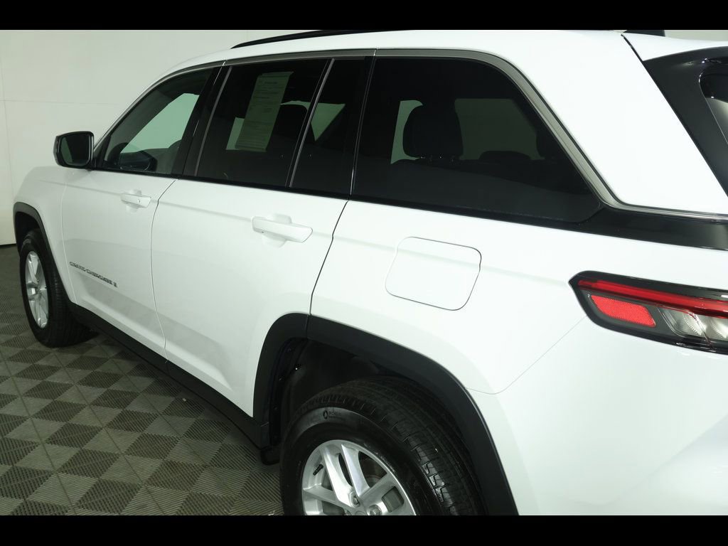 Used 2025 Jeep Grand Cherokee Laredo X w/ Luxury Tech Group I image 19