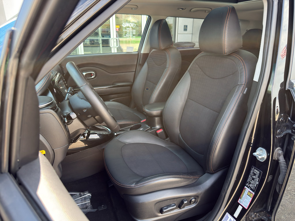Used 2018 Kia Soul ! w/ Tech Package FWD image 11