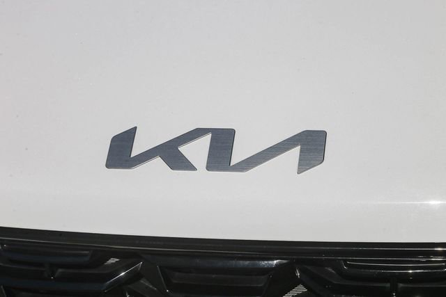 Used 2024 Kia Sorento S w/ Panoramic Sunroof Package image 7