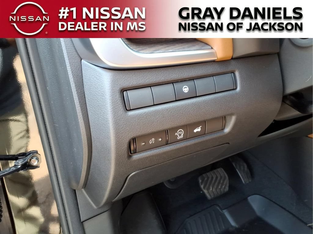 New 2026 Nissan Rogue Platinum AWD/4WD image 13
