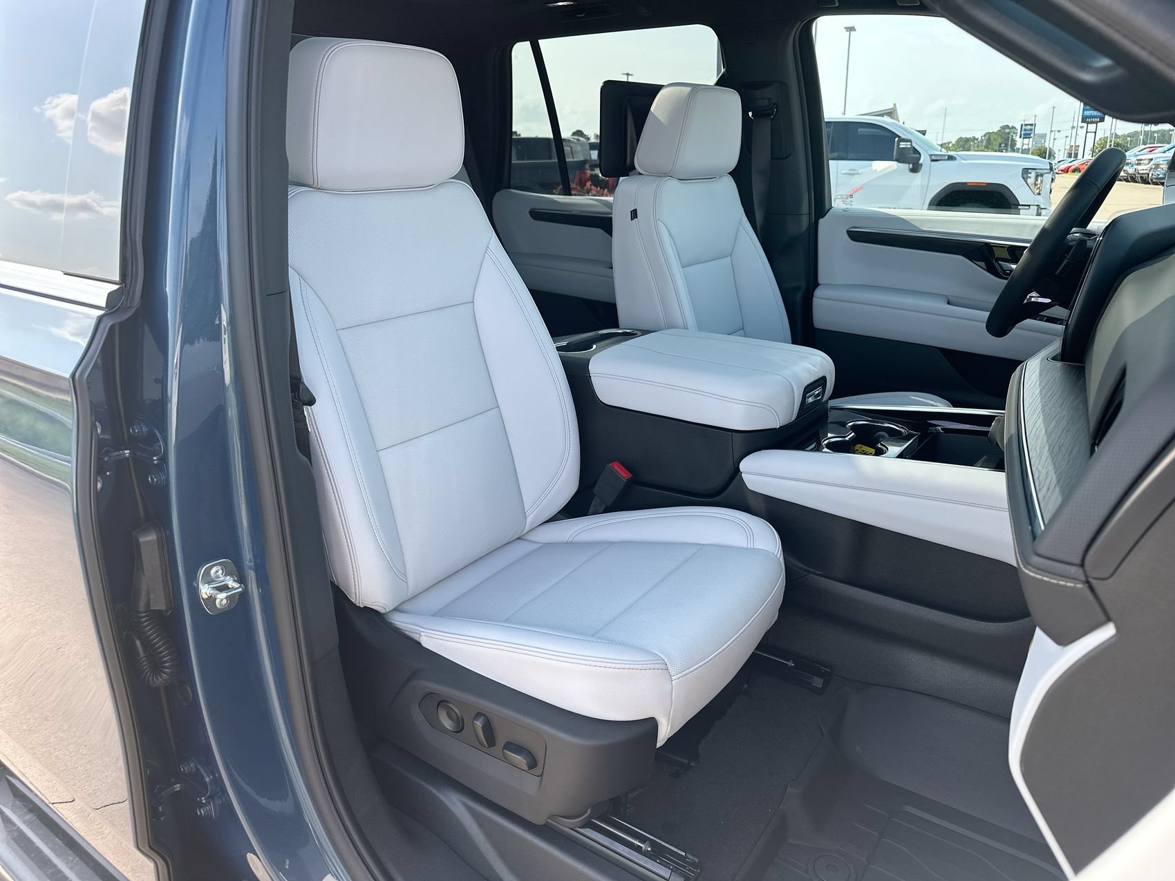New 2026 Chevrolet Tahoe Premier AWD/4WD image 28