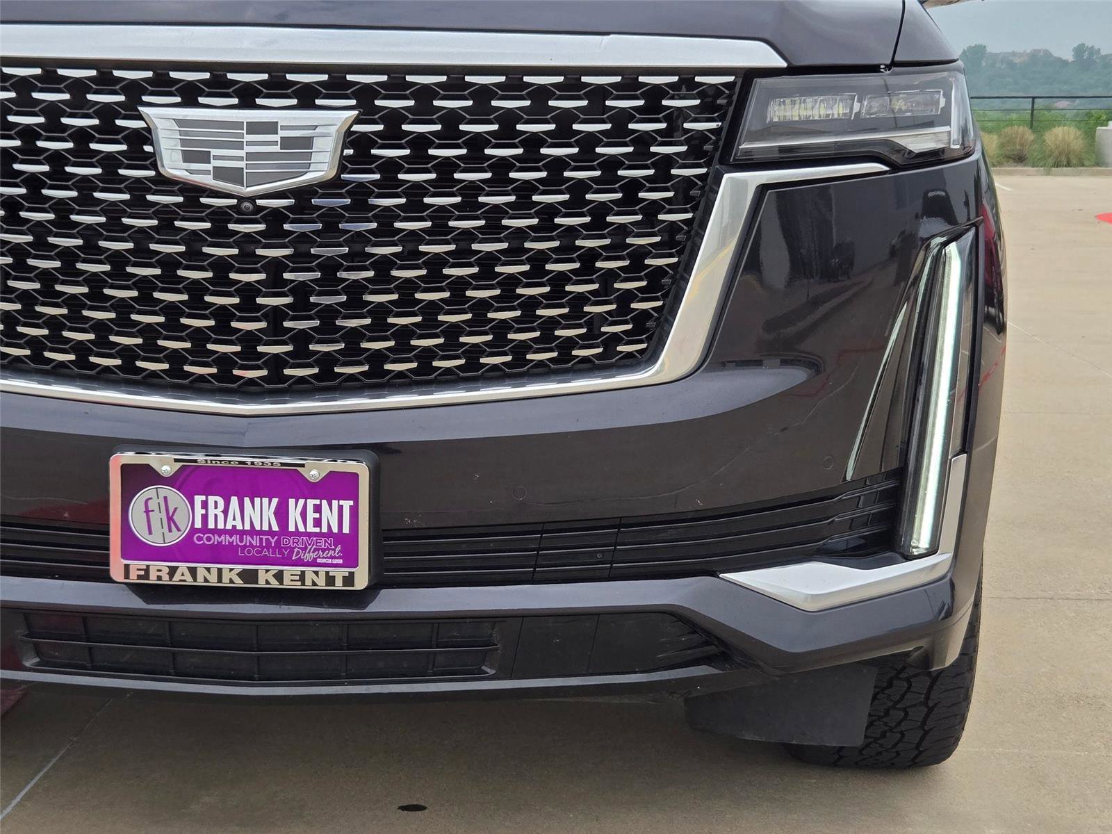 Used 2022 Cadillac Escalade Premium Luxury AWD/4WD image 6