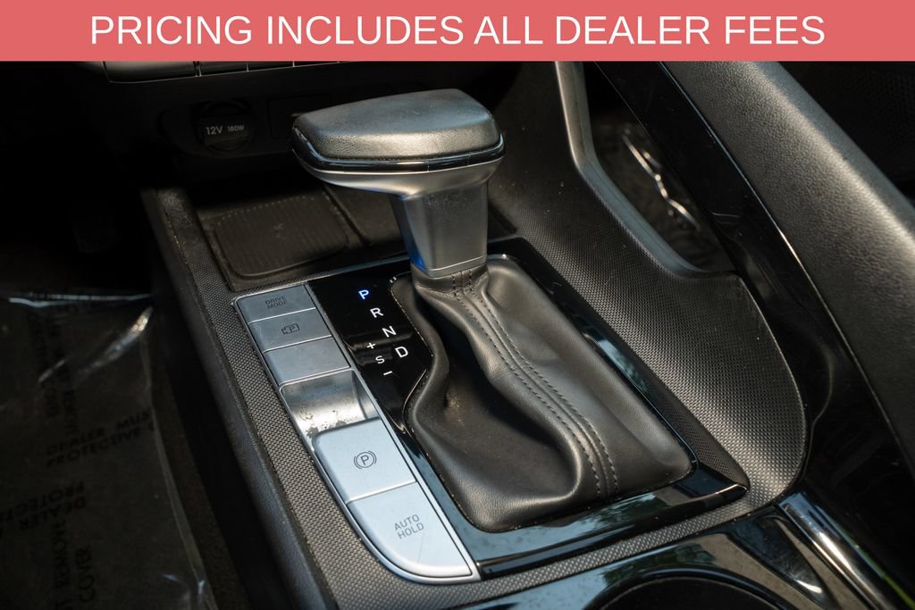 Used 2025 Hyundai Elantra SEL FWD image 17