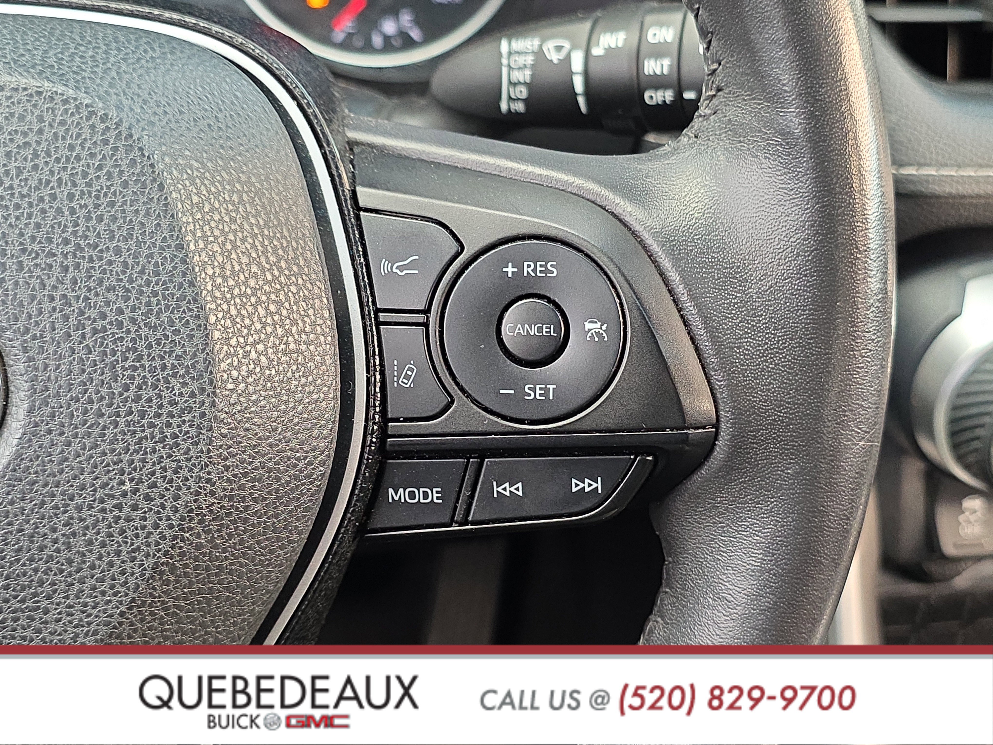 Used 2021 Toyota RAV4 XLE Premium w/ Carpet Mat Package (TMS) FWD image 14