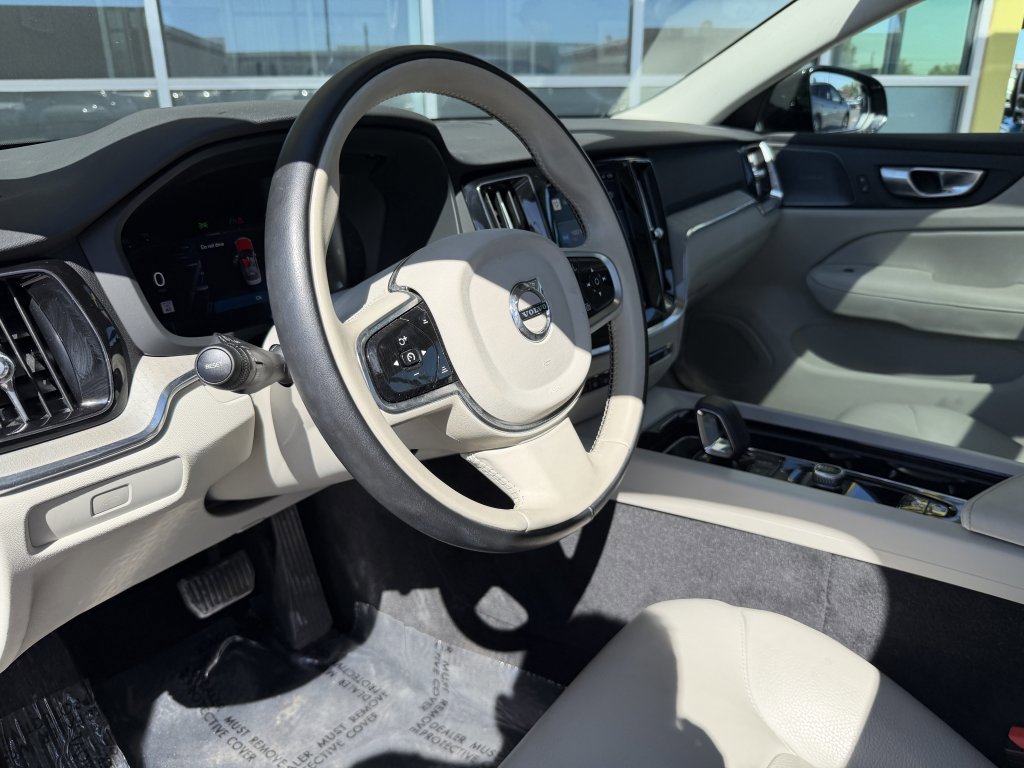 Used 2025 Volvo S60 B5 Plus w/ Climate Package FWD image 33
