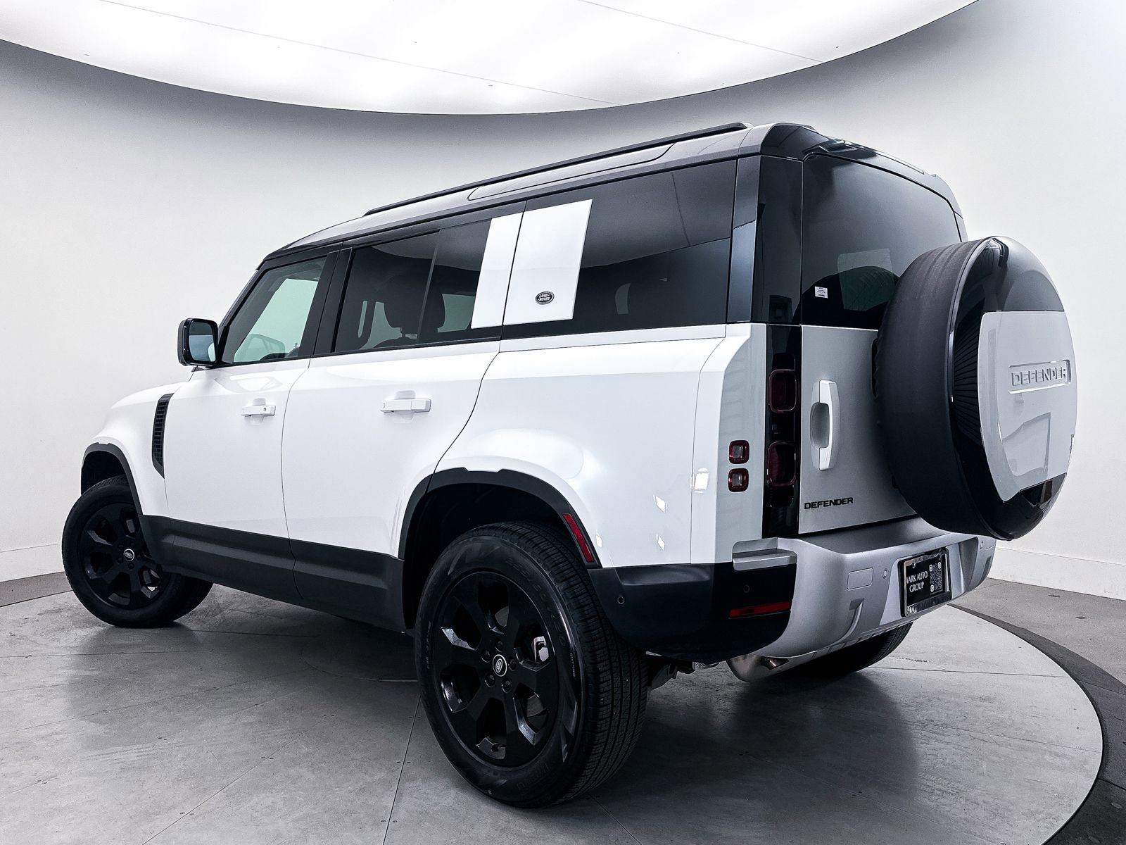 Used 2024 Land Rover Defender 110 S AWD/4WD image 2