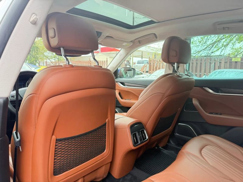 Used 2017 Maserati Levante w/ Luxury Package image 16