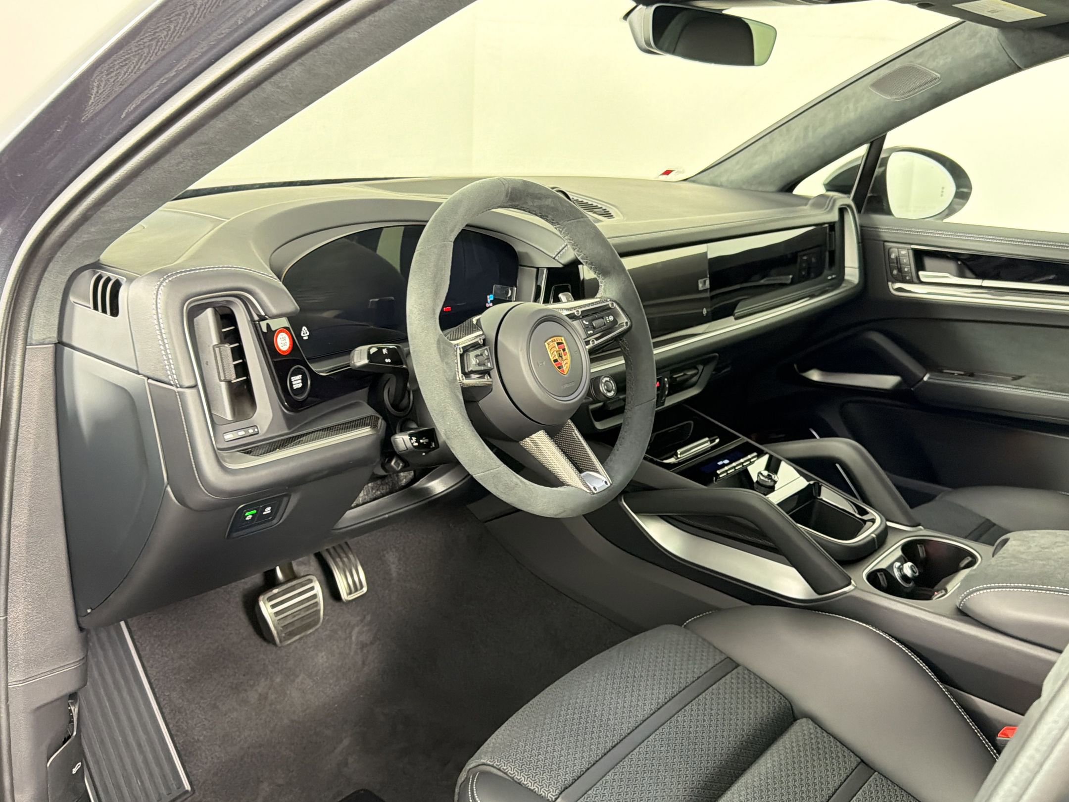 New 2026 Porsche Cayenne GTS image 4
