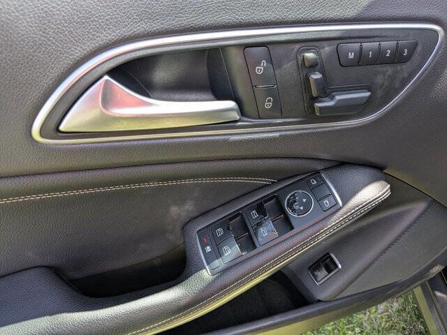 Used 2016 Mercedes-Benz GLA 250 4MATIC image 13