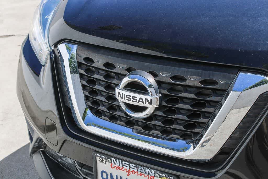 Used 2019 Nissan Kicks SV FWD image 12