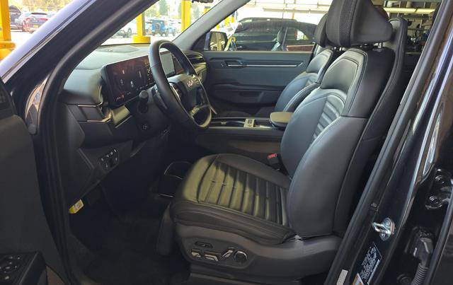 Used 2024 Kia EV9 Land AWD/4WD image 5