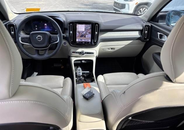 Certified 2023 Volvo XC40 B5 Plus w/ Driver Assist Package image 8