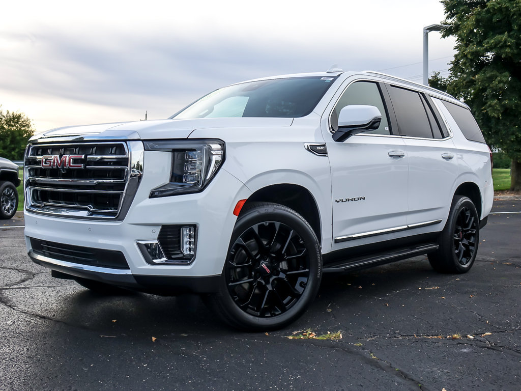 Used 2023 GMC Yukon SLT w/ SLT Luxury Package AWD/4WD image 2