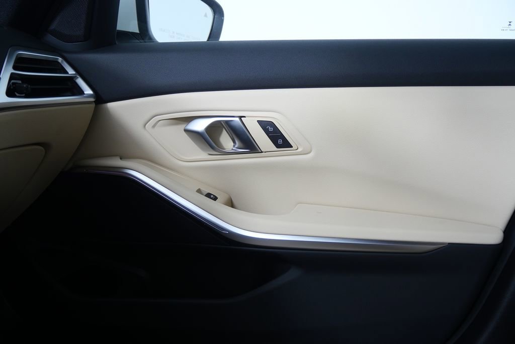 Used 2026 BMW 330i Sedan w/ Convenience Package image 26