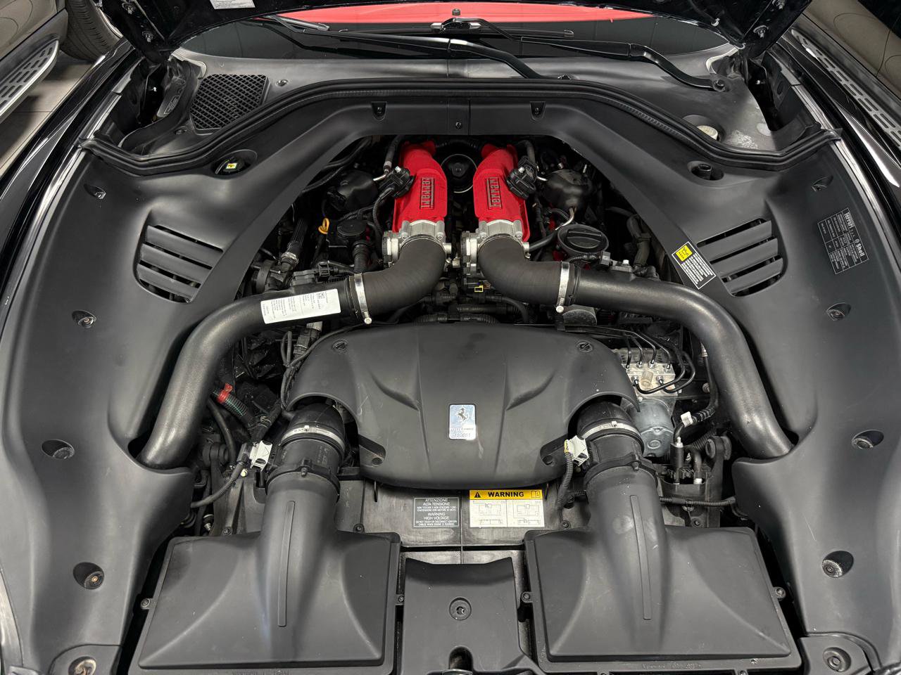 Used 2015 Ferrari California T RWD image 31