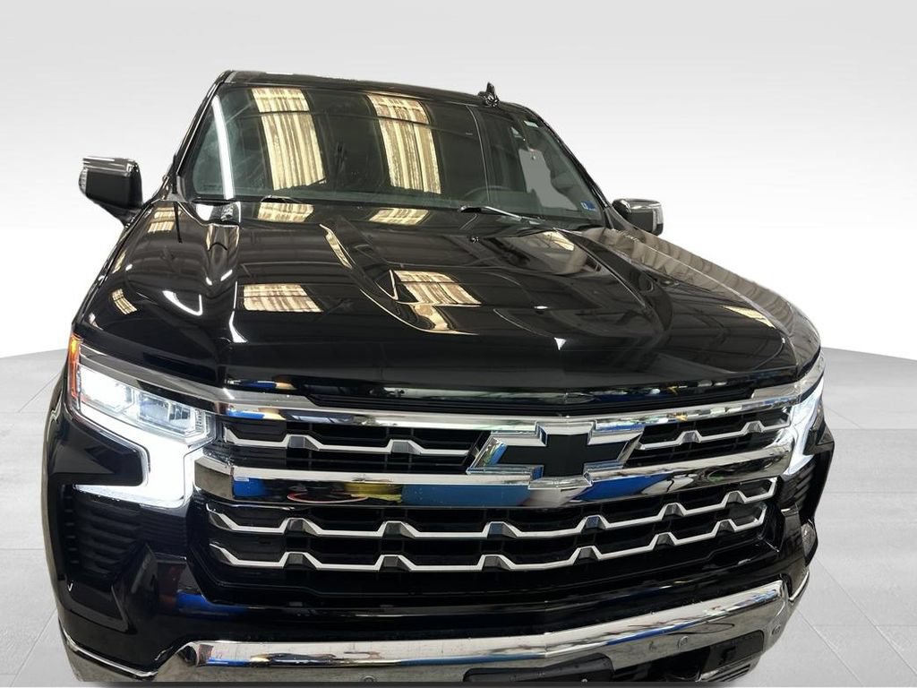 Used 2025 Chevrolet Silverado 1500 LTZ w/ LTZ Premium Package AWD/4WD image 9
