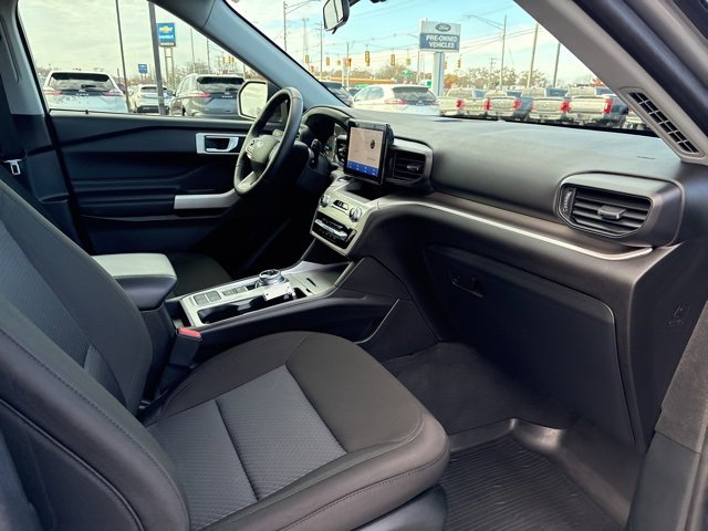 Used 2022 Ford Explorer XLT image 12
