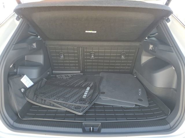 Used 2025 Volkswagen Tiguan SEL R-Line image 9