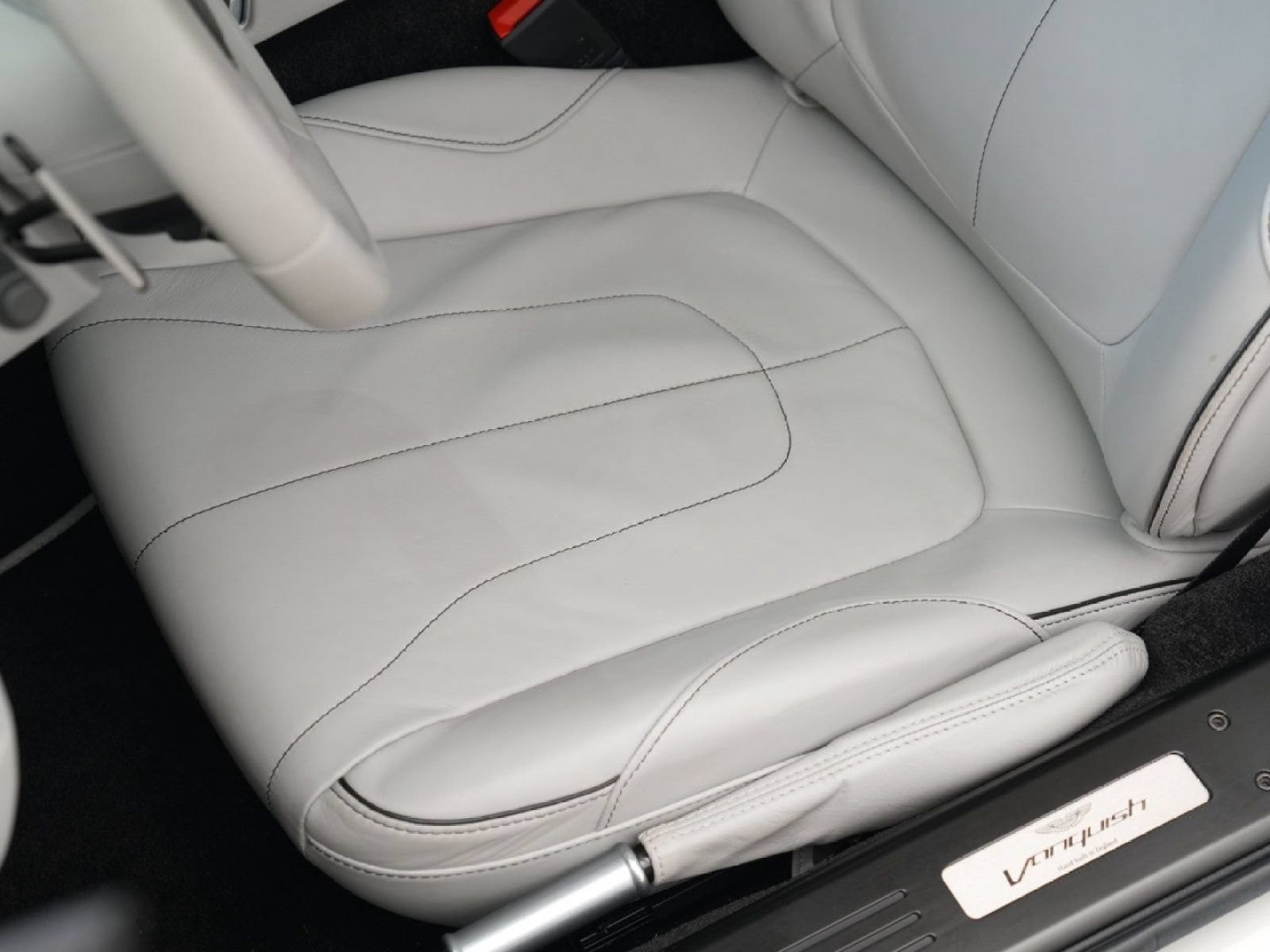Used 2016 Aston Martin Vanquish Coupe RWD image 12
