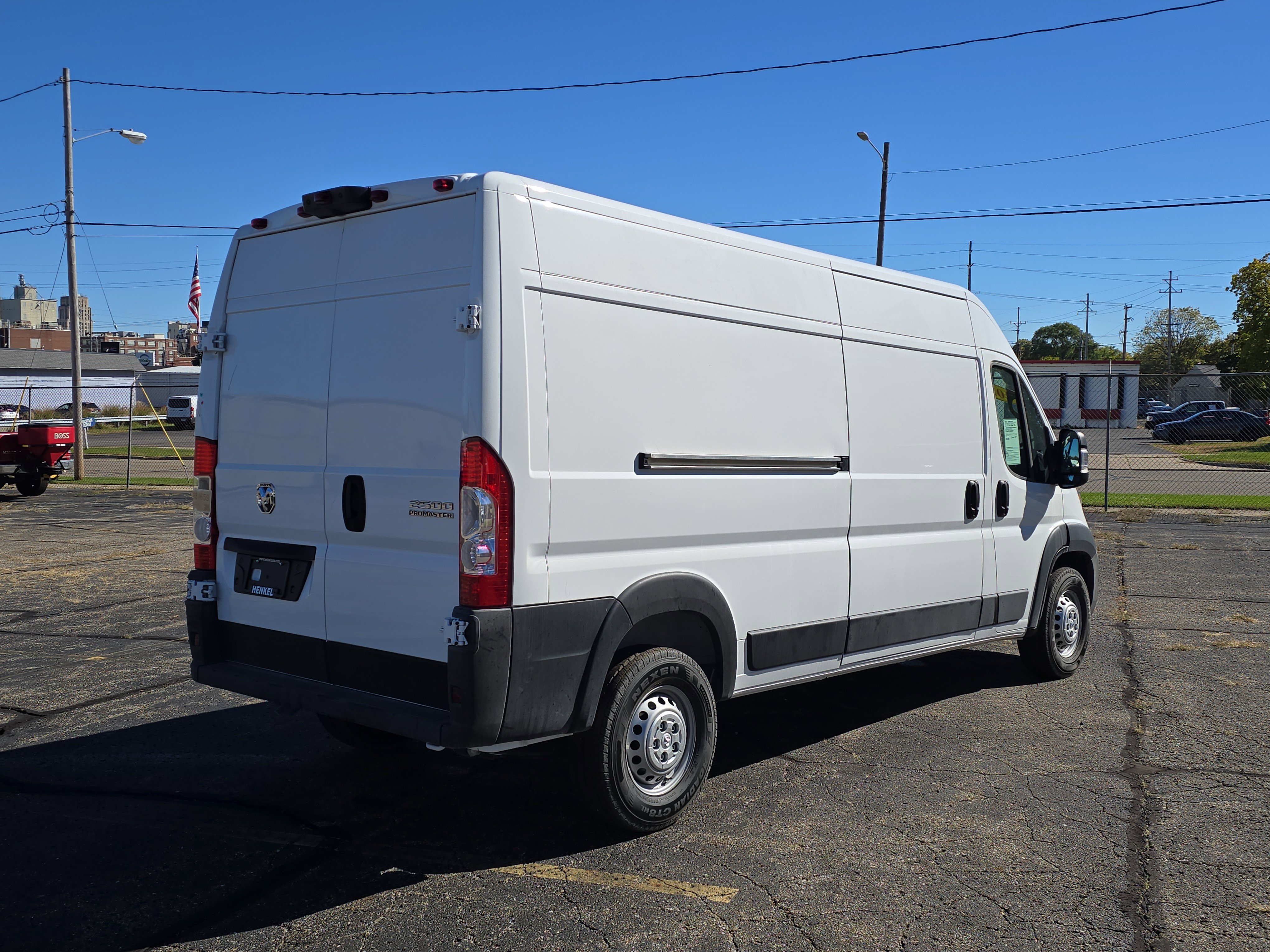Used 2025 RAM ProMaster 2500 w/ Convenience Group image 4