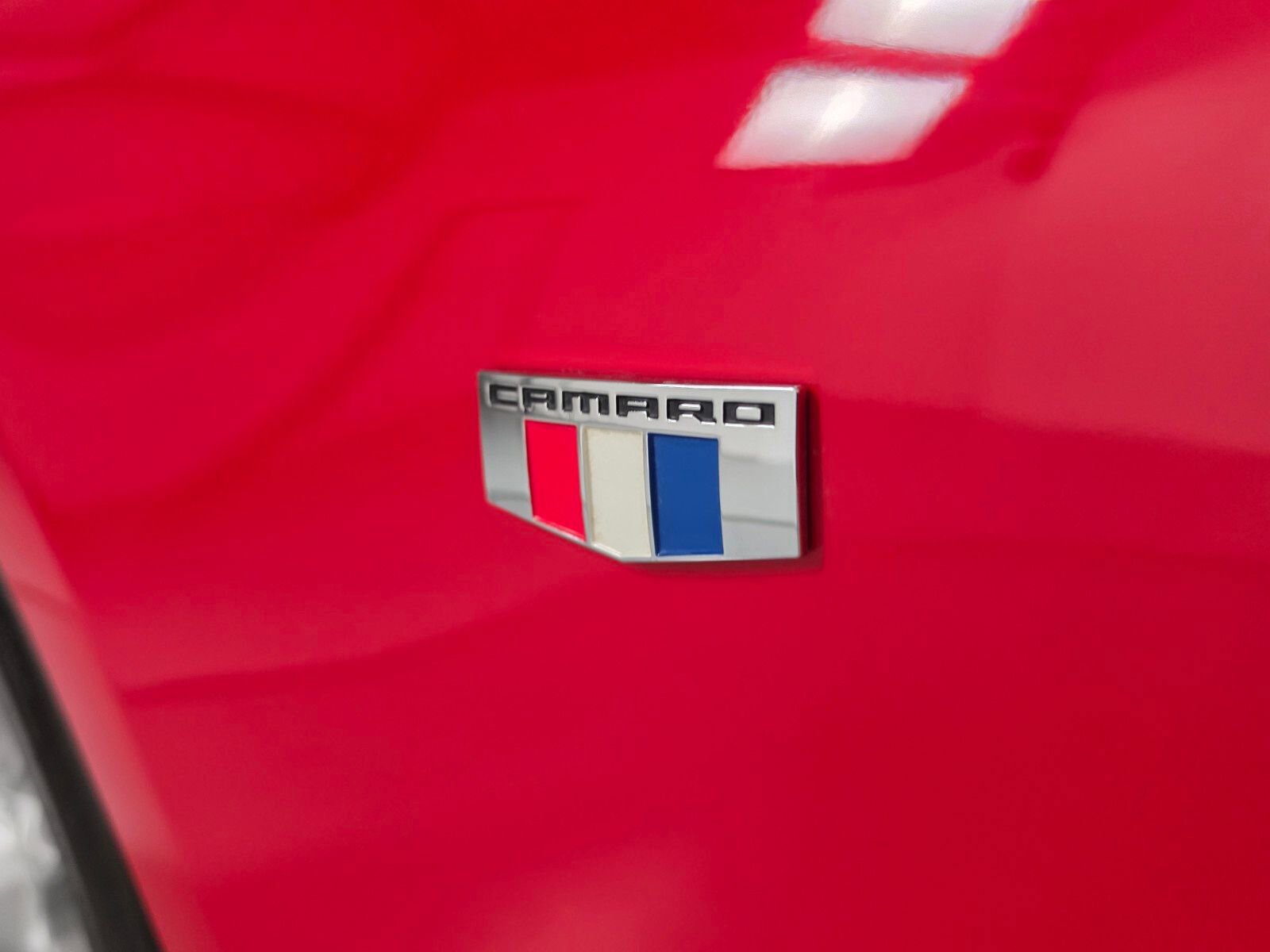 Used 2017 Chevrolet Camaro LT w/ Technology Package RWD image 9
