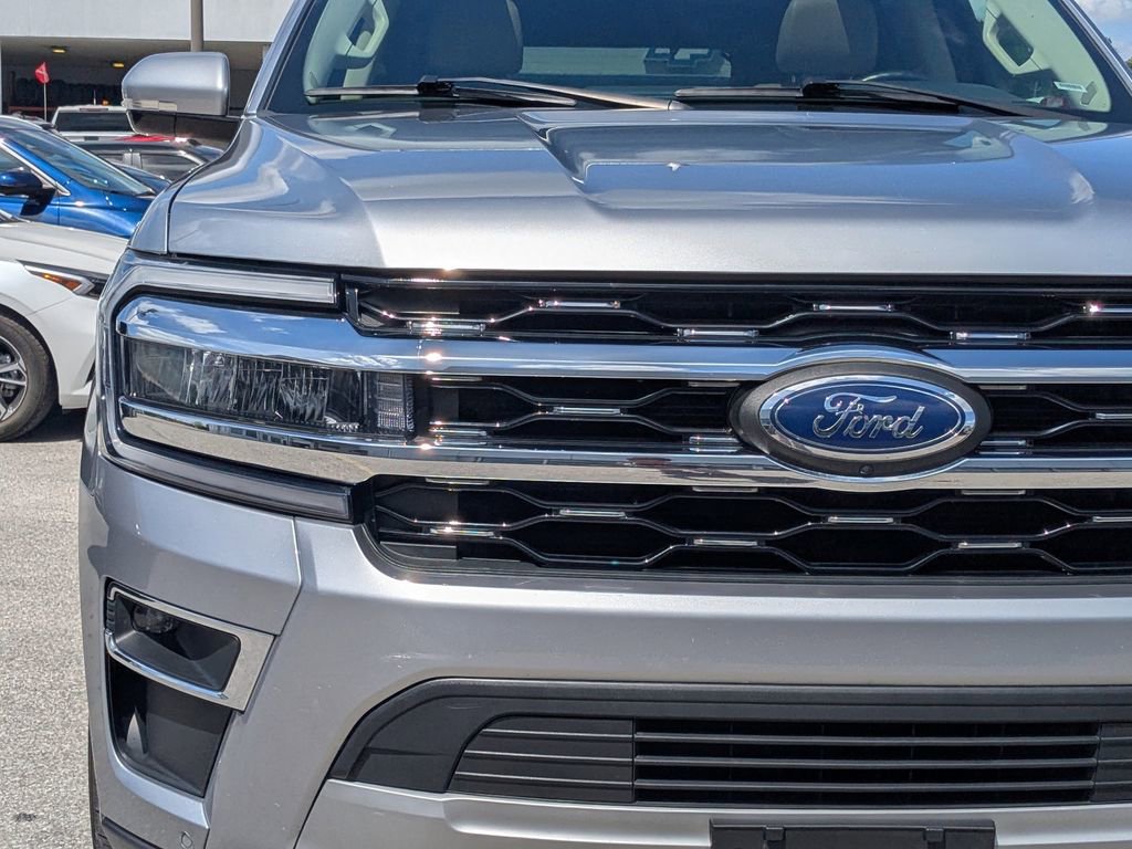 Used 2024 Ford Expedition Limited AWD/4WD image 9