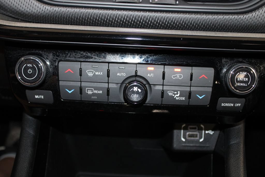 Used 2024 Jeep Compass Trailhawk AWD/4WD image 38