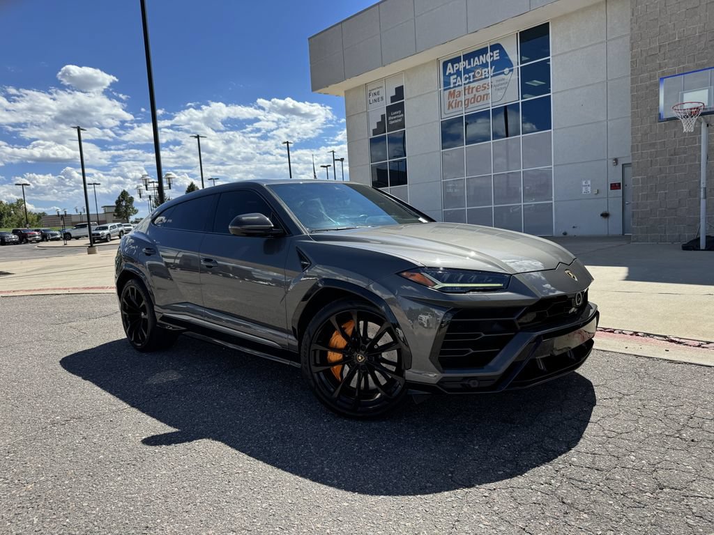 Used 2021 Lamborghini Urus AWD/4WD image 2