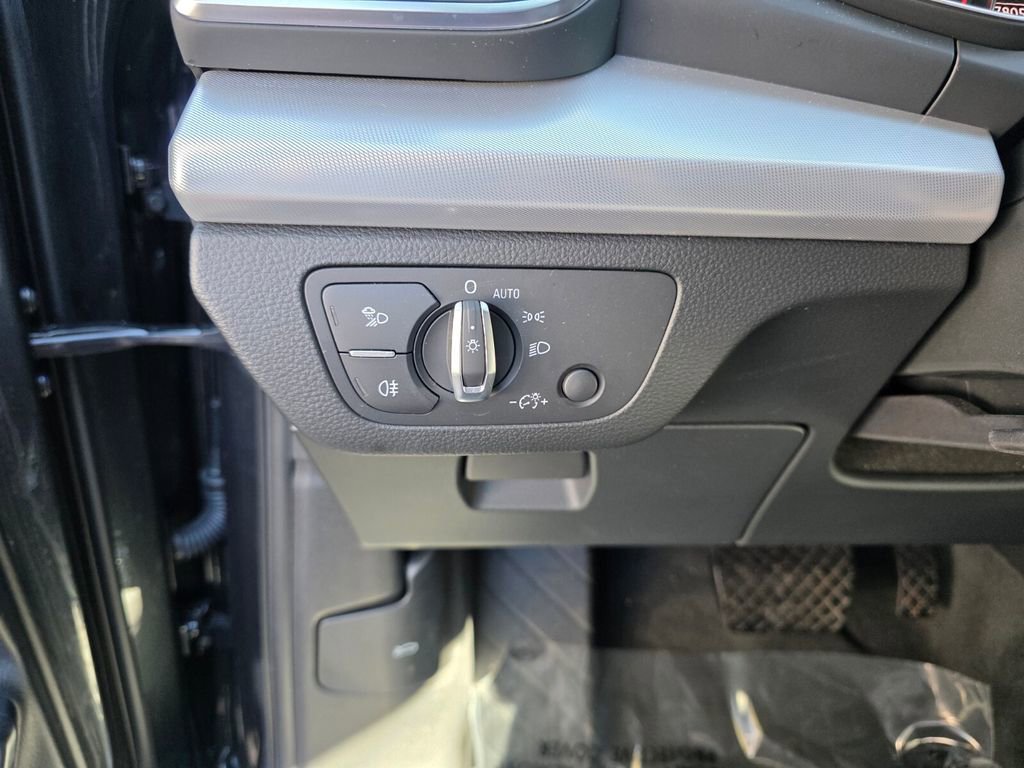 Used 2020 Audi Q5 2.0T Premium w/ Titanium Sport Package image 25