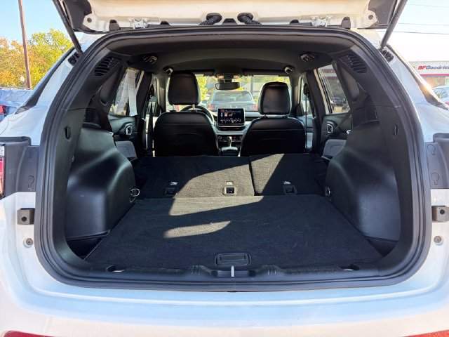 Used 2023 Jeep Compass Latitude AWD/4WD image 29