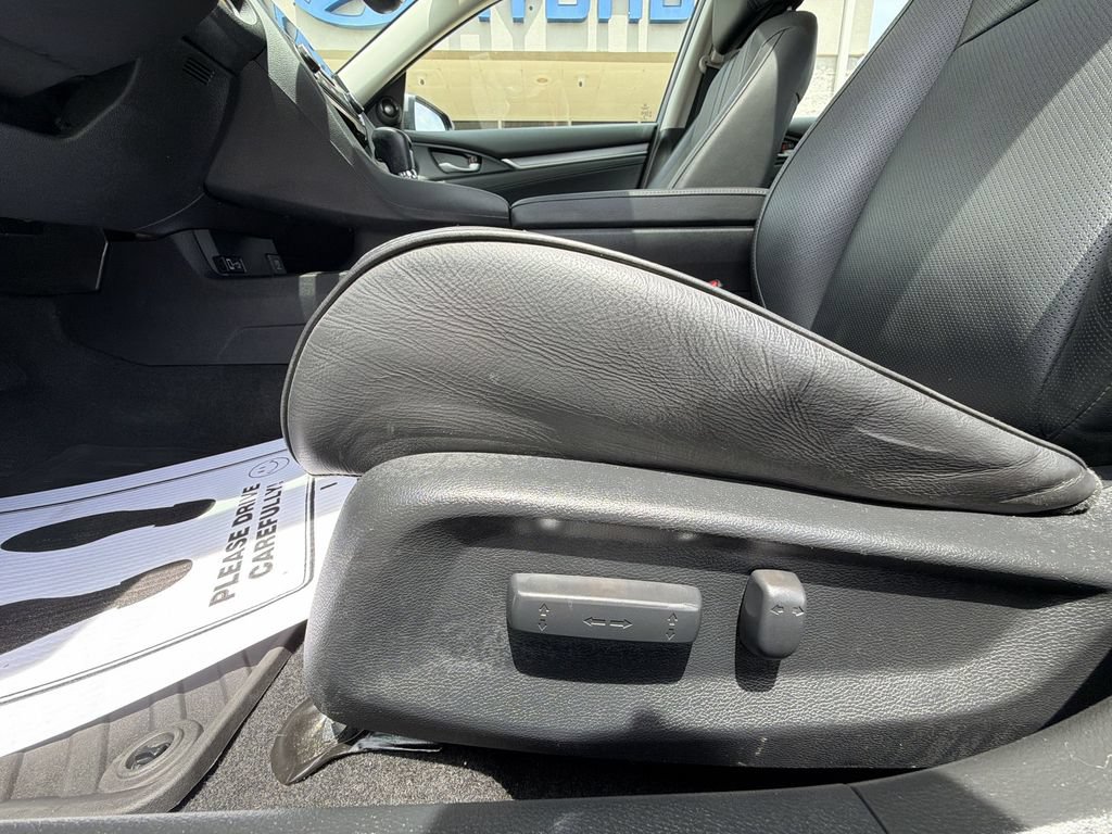 Used 2017 Honda Civic Touring image 14