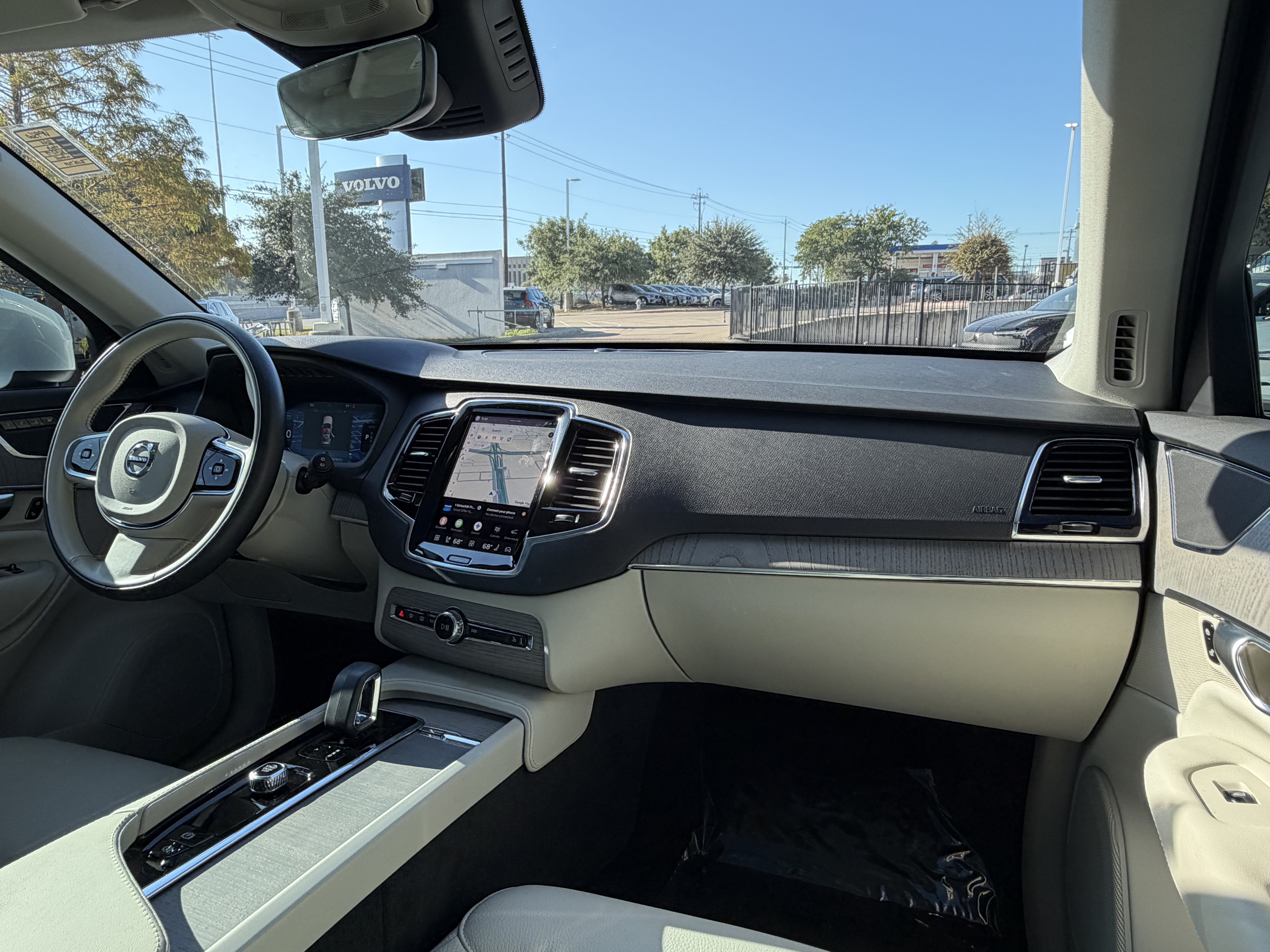 Certified 2024 Volvo XC90 T8 Plus w/ Protection Package Premier AWD/4WD image 14