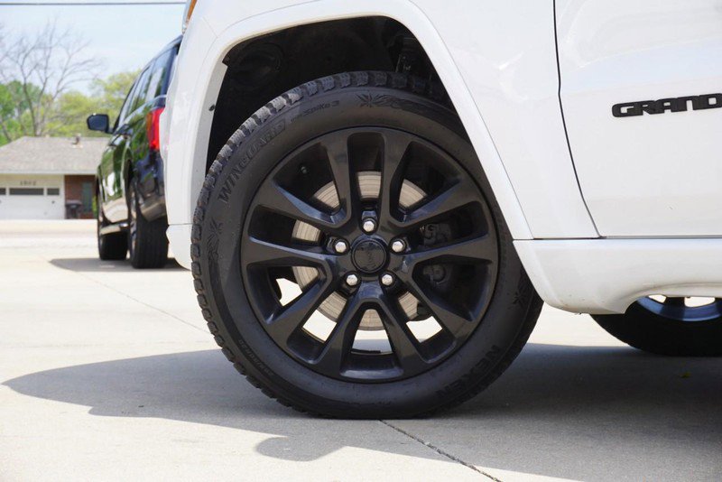 Used 2021 Jeep Grand Cherokee Altitude AWD/4WD image 14