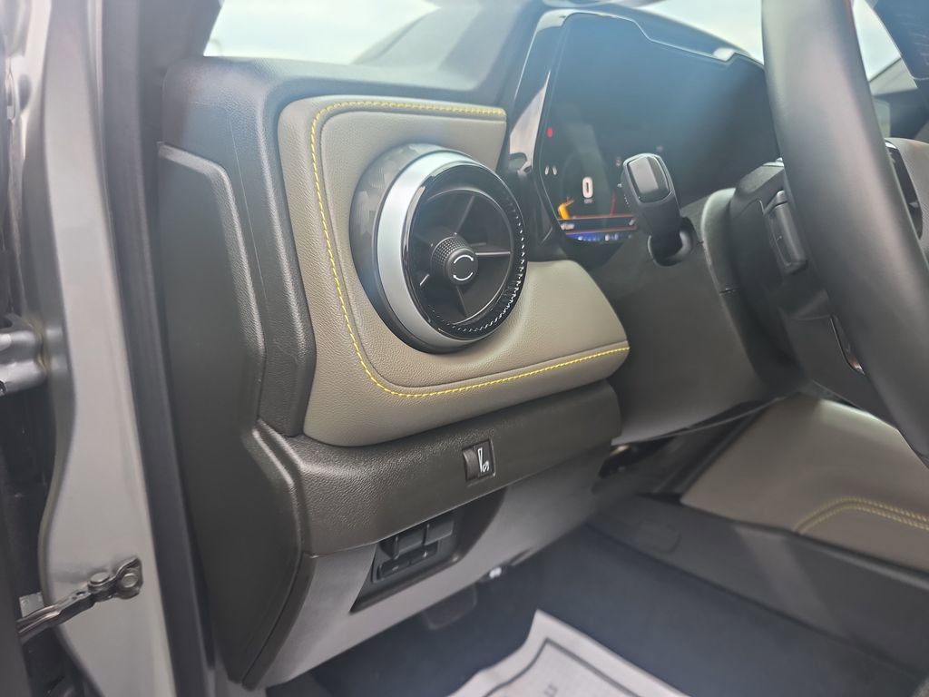 Used 2024 Chevrolet Colorado ZR2 w/ Technology Package AWD/4WD image 25
