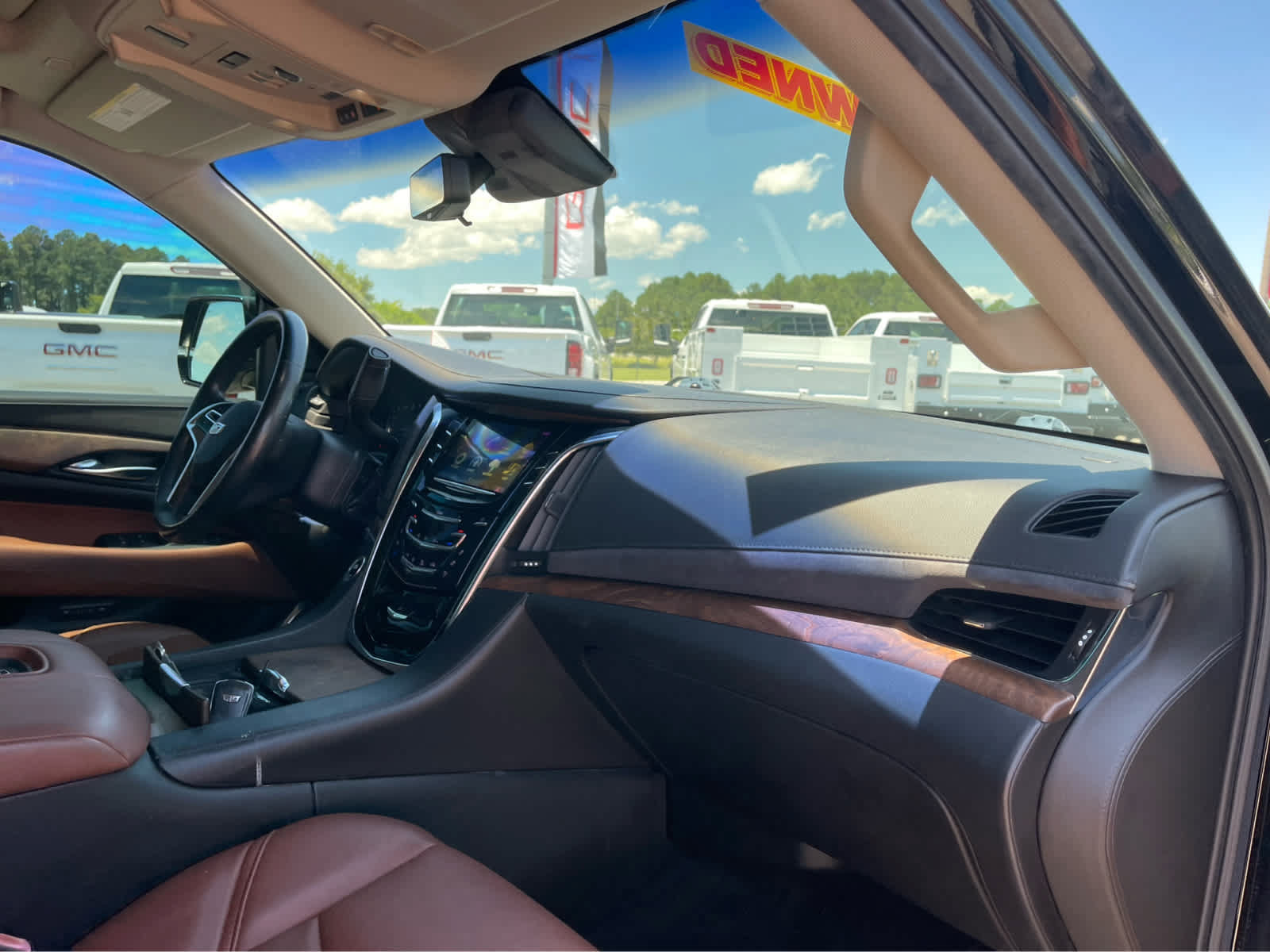 Used 2017 Cadillac Escalade Premium Luxury AWD/4WD image 27