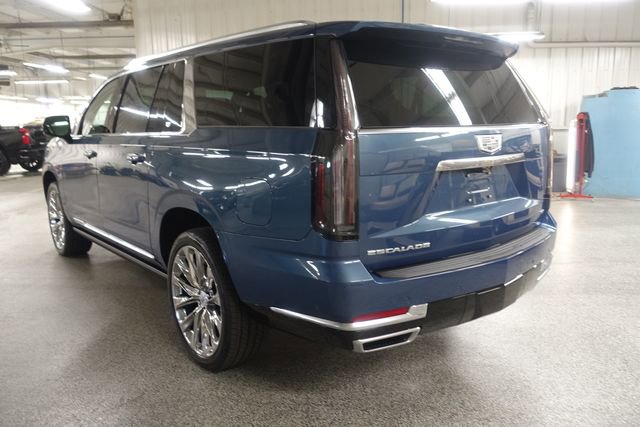 New 2026 Cadillac Escalade ESV Luxury w/ LPO, Radiant Package image 5