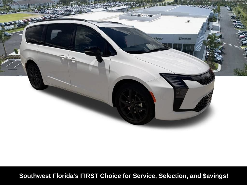 New 2027 Chrysler Pacifica Limited w/ S Appearance Package FWD image 2