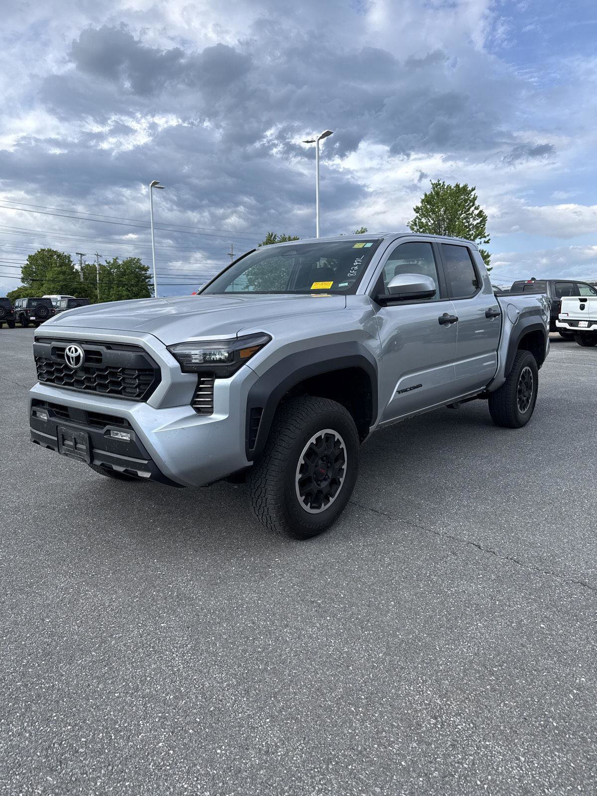 Used 2024 Toyota Tacoma TRD Off-Road AWD/4WD image 3