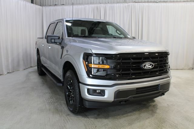 New 2026 Ford F150 XLT w/ XLT Black Appearance Package AWD/4WD image 36