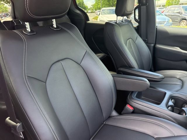 Used 2026 Chrysler Pacifica Select AWD/4WD image 30