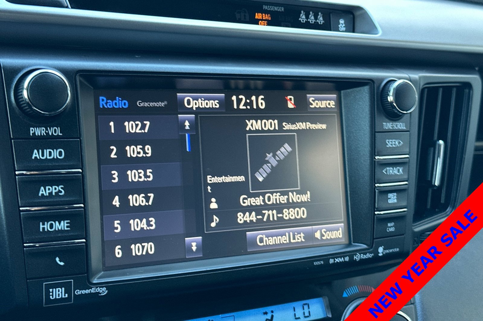 Used 2018 Toyota RAV4 Limited image 19