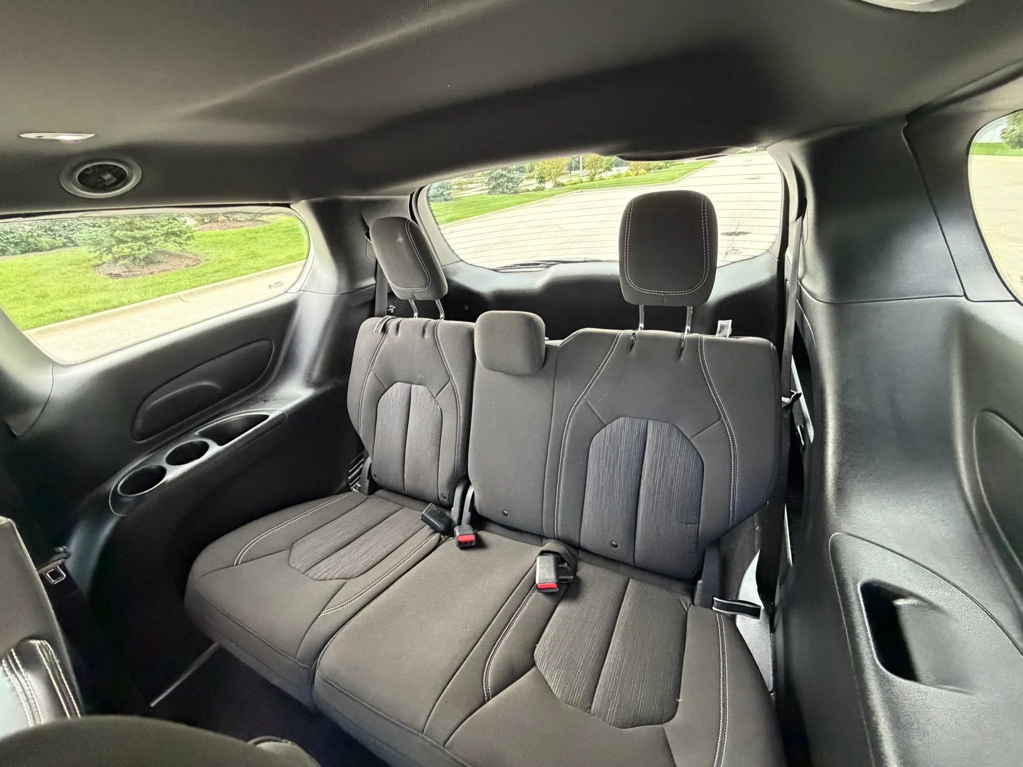 Used 2021 Chrysler Pacifica Touring w/ S Appearance Package FWD image 18