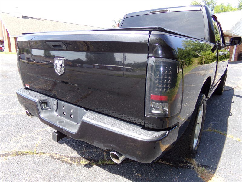 Used 2015 RAM 1500 Express AWD/4WD image 7