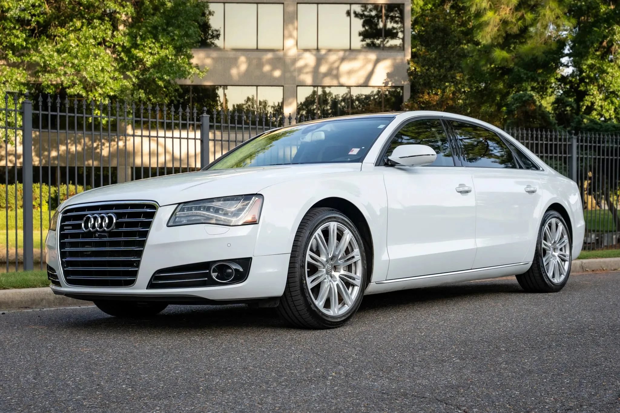 Used 2014 Audi A8 L 4.0T AWD/4WD image 1