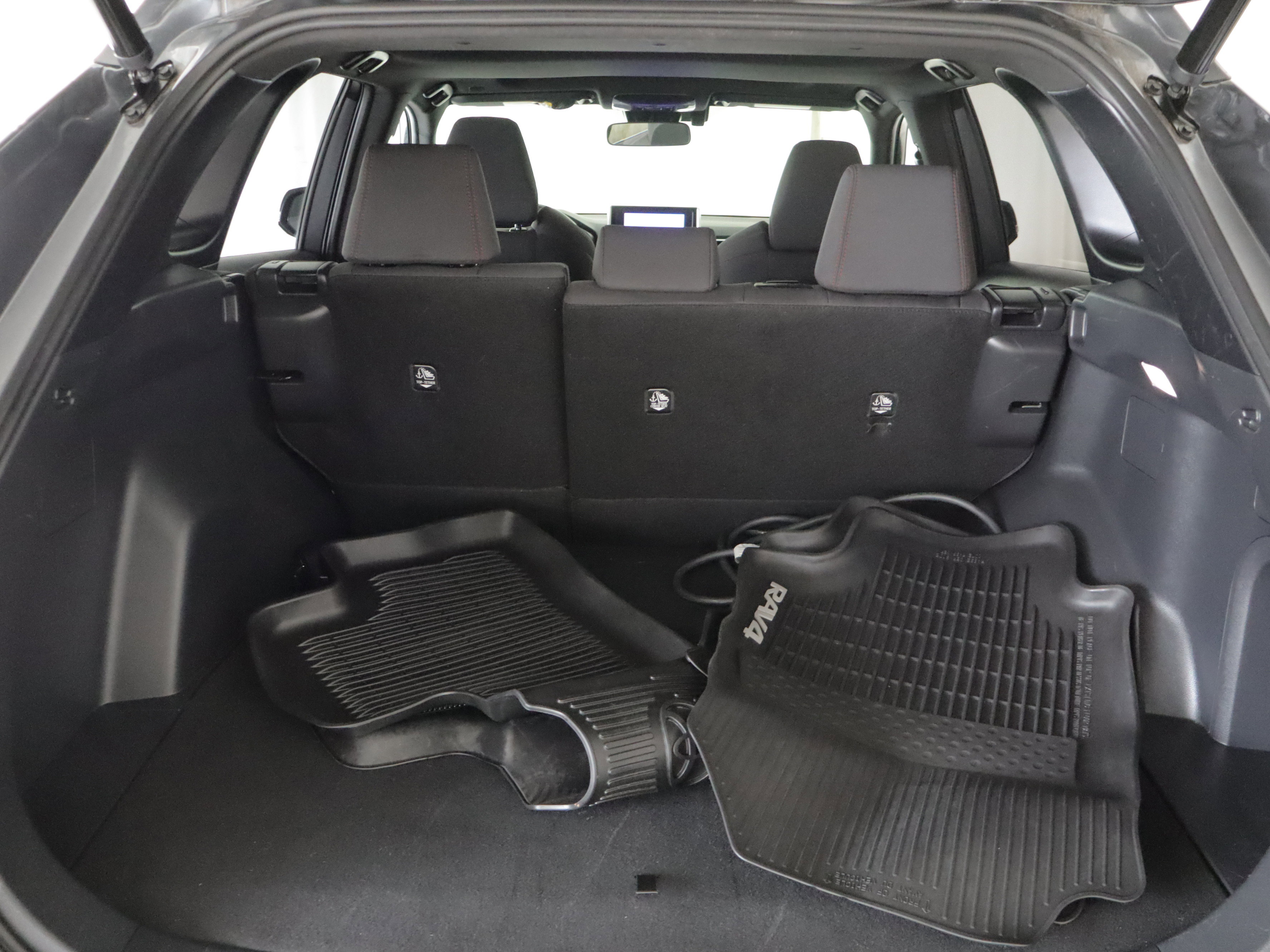 Used 2023 Toyota RAV4 SE w/ Weather & Moonroof Package AWD/4WD image 21