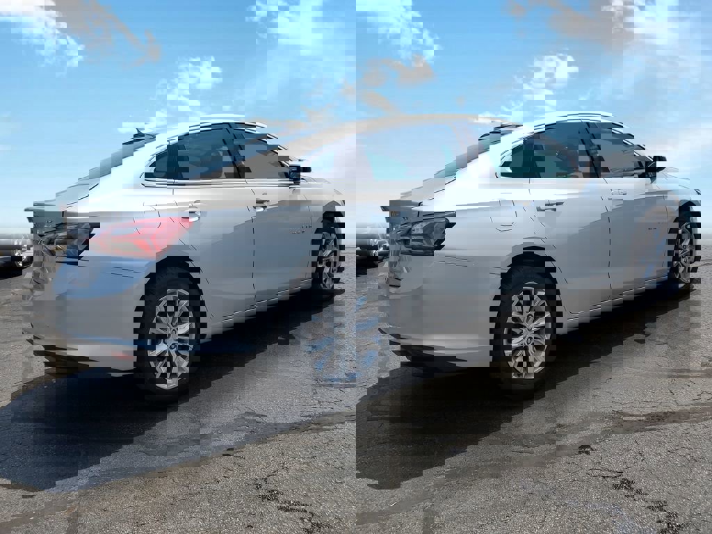 Used 2019 Chevrolet Malibu LT image 4